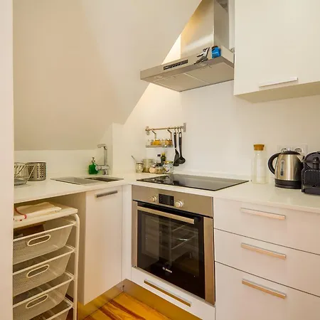 Bica Historical Tram Apartment *