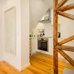 Bica Historical Tram Apartment *