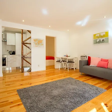 Bica Historical Tram Apartment *